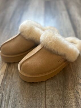 UGG Disquette platform clogs in Chestnut